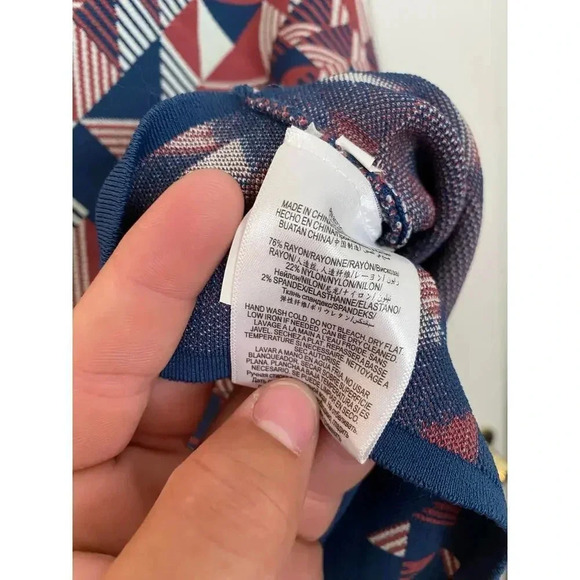 BCBGMAXAZRIA Red White Blue Circle Geometric Skater Mini Knit Skirt & Top Size S - Picture 7 of 8